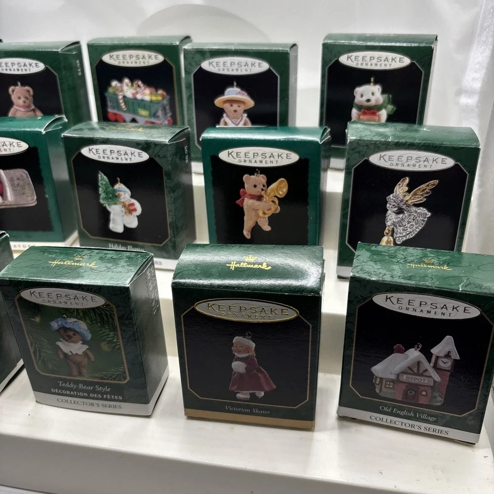(44) Vtg 90's Y2K Hallmark Keepsake Christmas Collectors Series Mini Ornaments